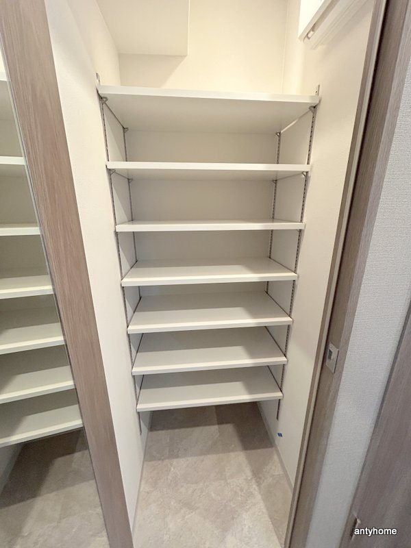 ファーストフィオーレ江坂ラディール　仲介手数料無料の収納