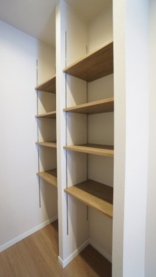 【キッチン】 | 古江西町パークマンション | うれしいキッチンにパントリー付き