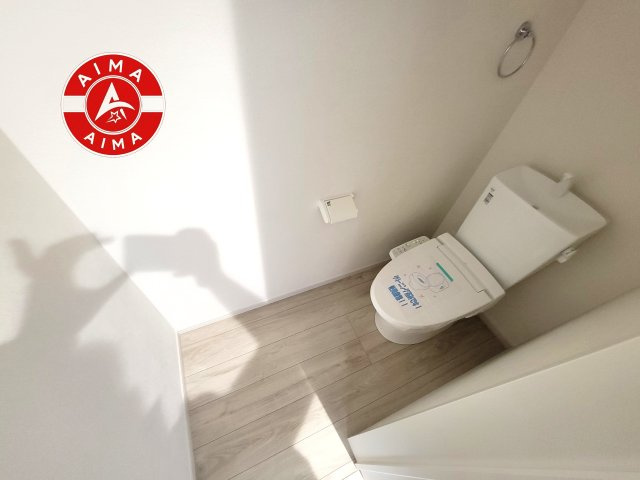 福岡市早良区重留１丁目第5-４棟（4号棟）のトイレ|温水洗浄便座を完備しております。2ヶ所にトイレがあるのは朝の慌ただしい時間も安心です。
