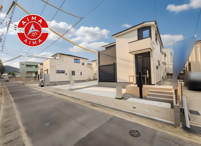 福岡市早良区重留１丁目第5-４棟（4号棟）の外観|前面道路含む現地の写真です。