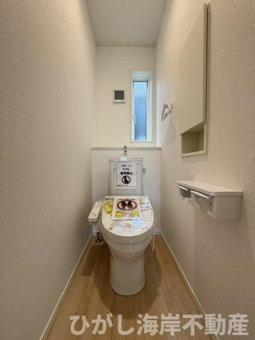 平塚市田村8丁目　新築戸建　全2棟のトイレ|洗浄機能付きお手洗い