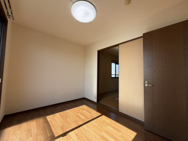 メゾンドブライトン Bの洋室