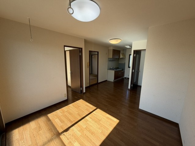 メゾンドブライトン Bの居間・リビング