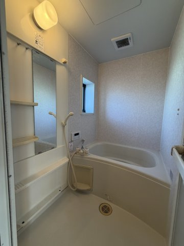 メゾンドブライトン Bの浴室