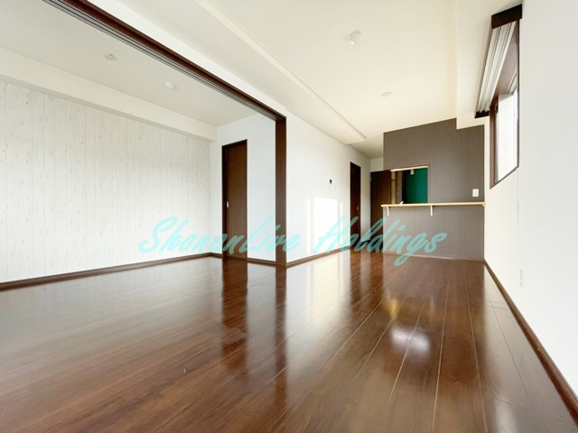 横浜市戸塚区矢部町の賃貸マンションの居間・リビング