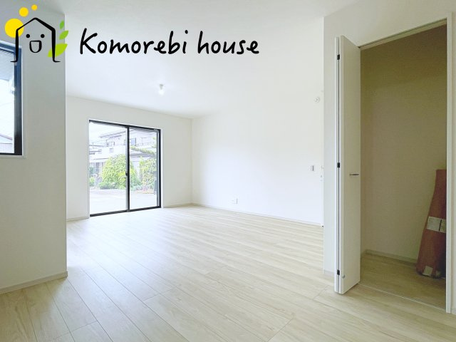 さいたま市北区日進町　1期　新築一戸建て　FiT-A　01の居間・リビング|ゆったりとしたリビングです
