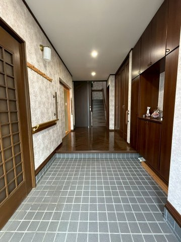 上田東町　戸建の玄関