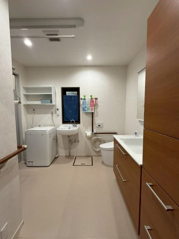 上田東町　戸建の洗面所