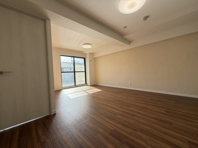 【居間・リビング】 | セザール小平 | 南向きの為、明るいリビングになります。