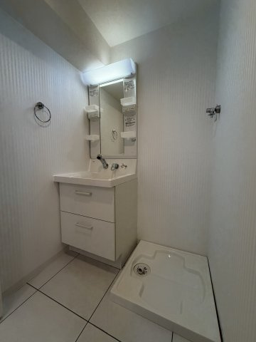 【独立洗面台】 | セザール小平 | 小物等も収納できる洗面化粧台です！