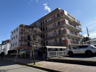 【外観】 | セザール小平 | お洒落な５階建てのマンションです。