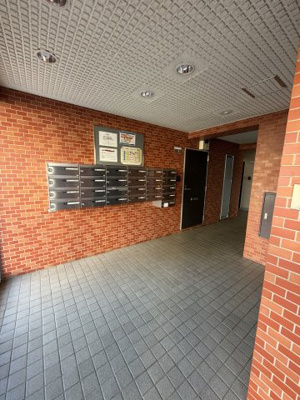 【エントランス】 | セザール小平 | エントランス内での写真です。