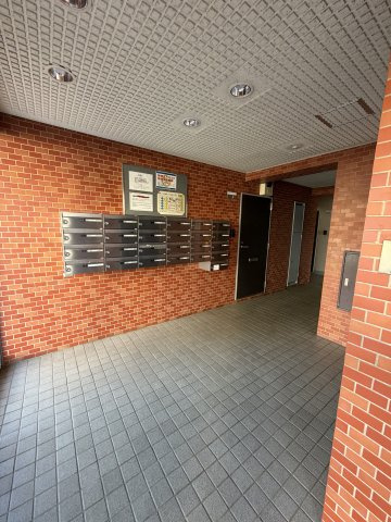 【エントランス】 | セザール小平 | エントランス内での写真です。