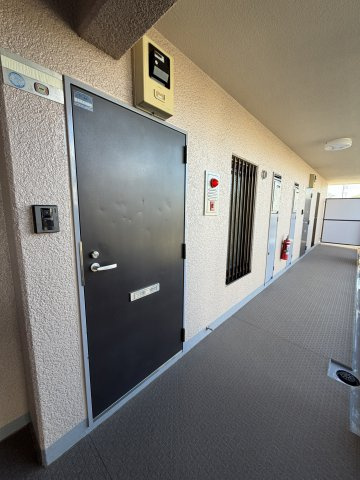 【玄関】 | セザール小平 | 玄関の写真です。