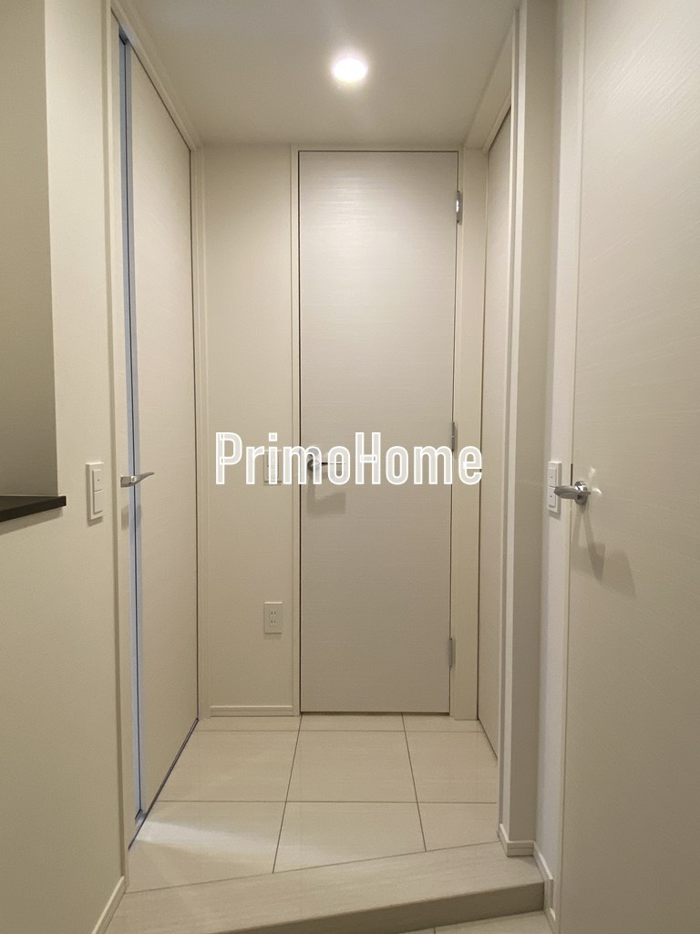 ライオンズ千代田岩本町ミレスKDAの玄関