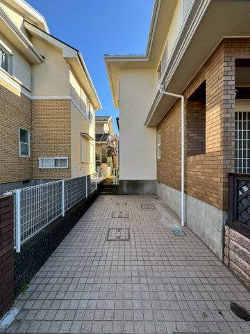 所沢市中富南4丁目中古戸建の駐車場