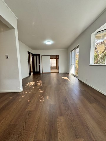 所沢市中富南4丁目中古戸建の居間・リビング