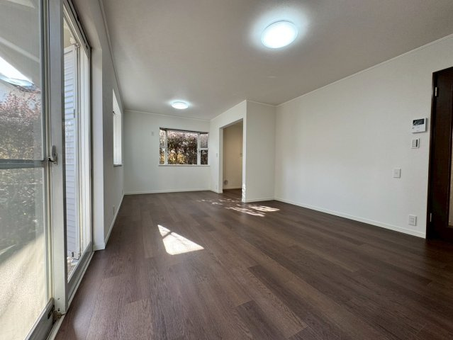 所沢市中富南4丁目中古戸建の居間・リビング