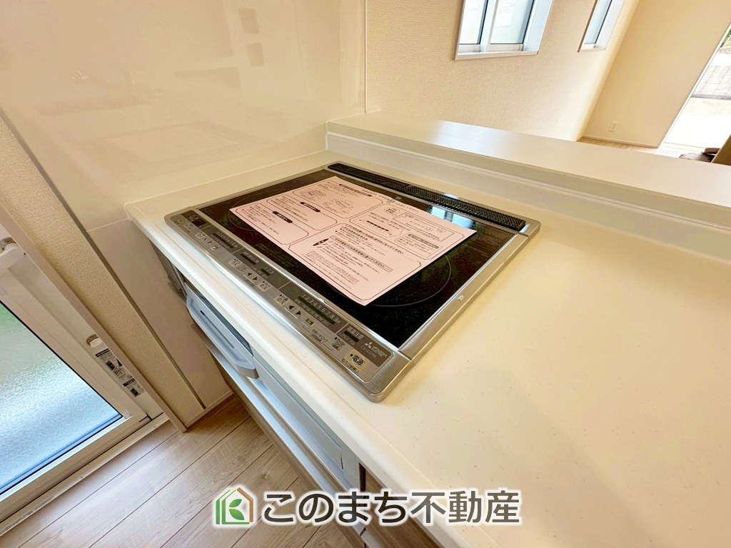 ブルーミングガーデン宇都宮市雀の宮6丁目の設備|IHクッキングヒーターでお掃除楽々です♪
