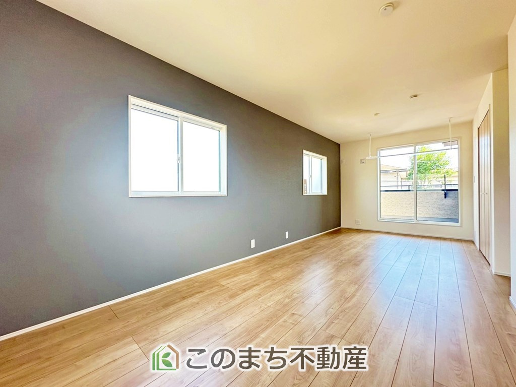 ブルーミングガーデン宇都宮市雀の宮6丁目の洋室|柔らかい陽光が差し込む明るいお部屋を演出する設計。彩光の取れる窓が気持ちの良いお部屋を創り上げます。
