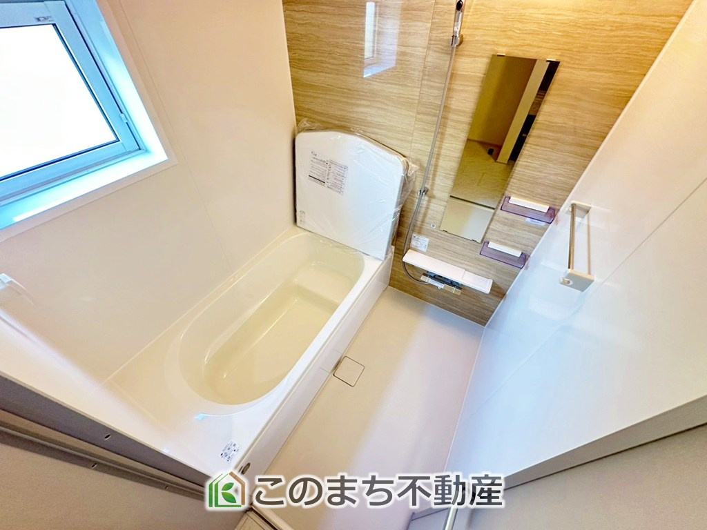 ブルーミングガーデン宇都宮市雀の宮6丁目の浴室|"ゆったり１坪バスには換気・乾燥・暖房機能付き！！
大人も足を伸ばせるゆったり浴槽！！
ご家族皆さんで入っても、一人でゆっくり入っても一日の疲れを癒してくれるお風呂です！！"
