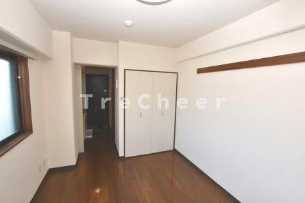 フラワーマンションの寝室