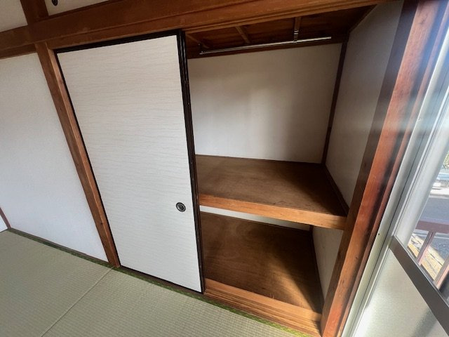 小金井市中町２丁目のアパートの収納