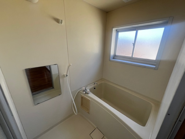 小金井市中町２丁目のアパートの浴室