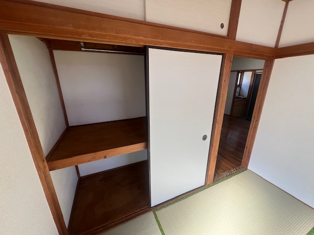 小金井市中町２丁目のアパートの収納