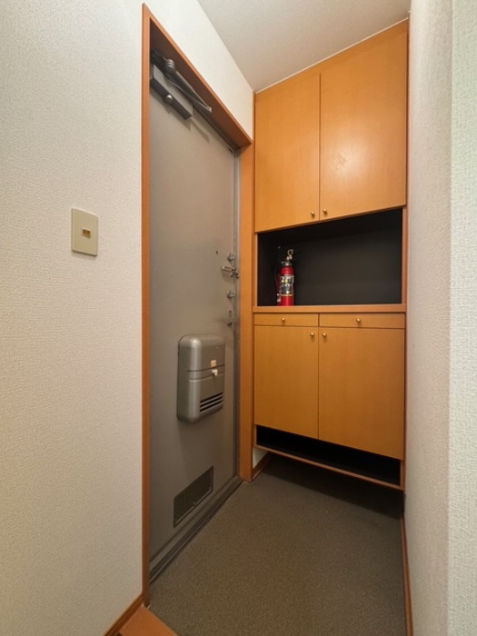 グリーンロード・エル　Ａの玄関