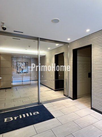 ブリリアイスト上野御徒町のエントランス