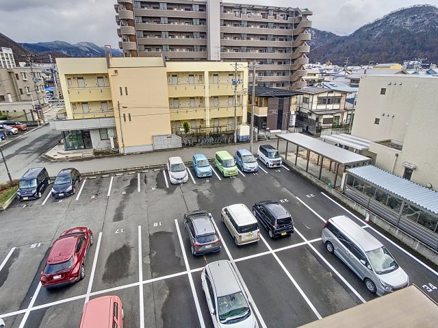 ラムセスＡ小白川の駐車場|サンプル写真