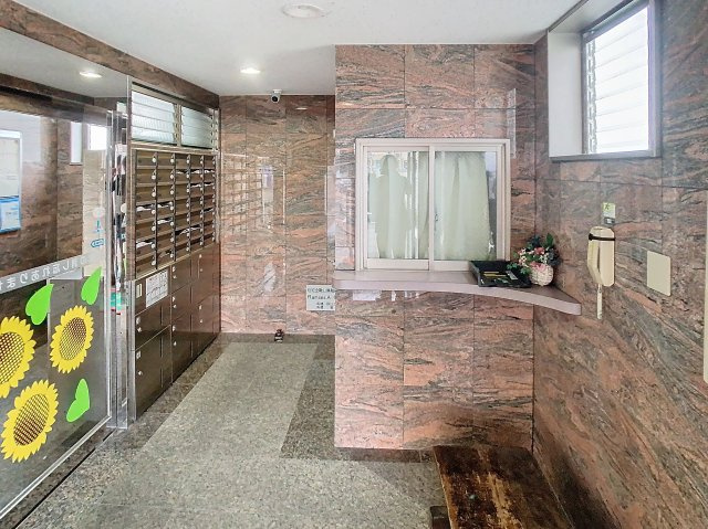 ラムセスＡ小白川のエントランス