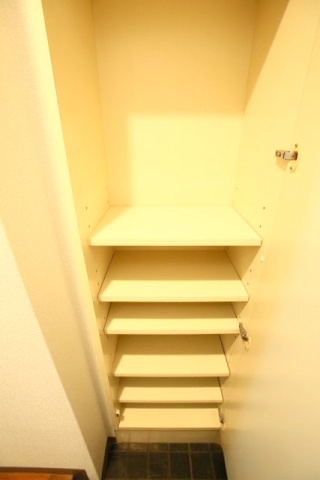 ワコーレ多摩川の玄関|玄関　シューズボックス
