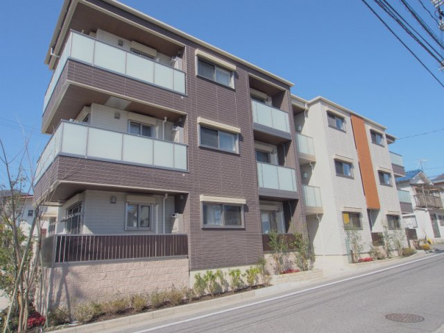 Ｏａｋ　Ｆｏｒｅｓｔの外観