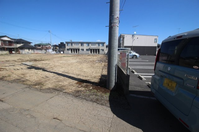 《分譲地》小山市間々田　全4区画の外観|分譲地東側との境界部分（2026年3月撮影）