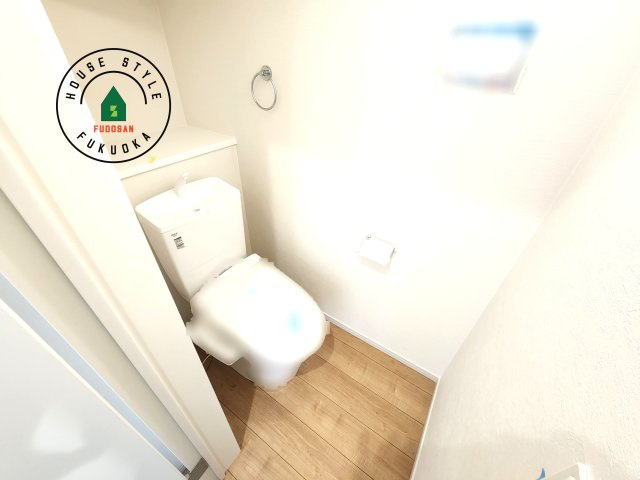 糟屋郡志免町桜丘３丁目第5-２棟（１号棟）のトイレ|温水洗浄便座を完備しております。2ヶ所にトイレがあるのは朝の慌ただしい時間も安心です。