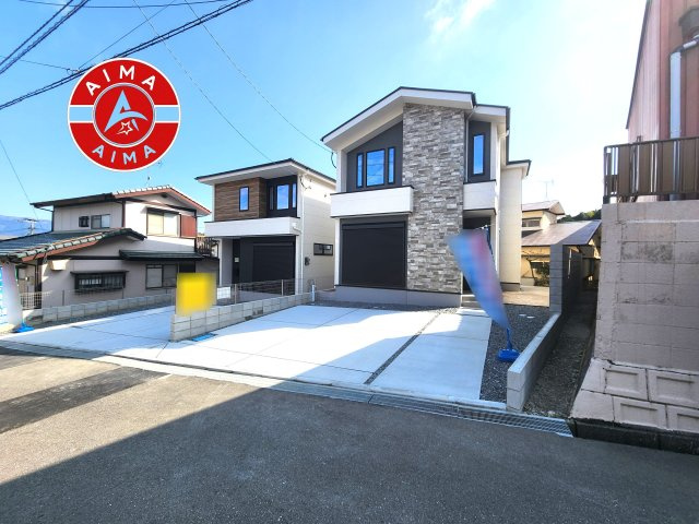 糟屋郡志免町桜丘３丁目第5-２棟（2号棟）の外観|前面道路含む現地の写真です。