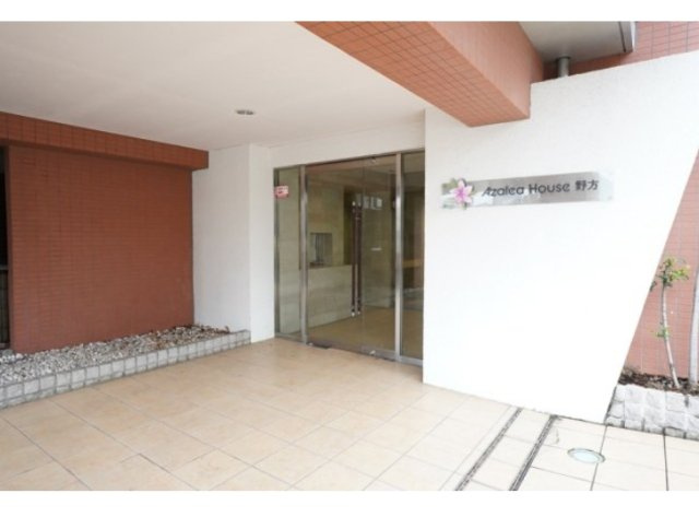 AzaleaHouse野方のエントランス