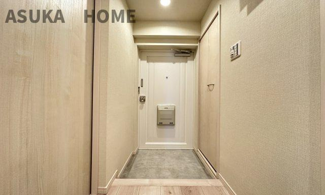 横浜ウェイサイドマンションの洋室|ワークスペースが設けてあり、テレワークにもよさそうですね。