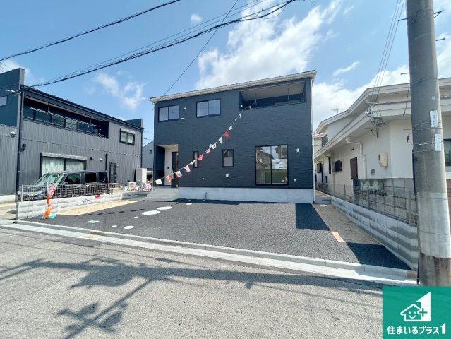 和歌山市井辺　第3期　新築一戸建てのトイレ|シンプルなトイレは落ち着く空間！お手入れも簡単です！