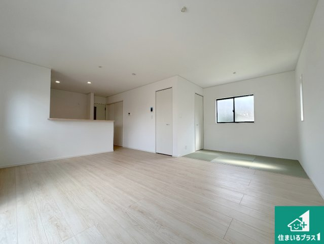 和歌山市井辺　第3期　新築一戸建ての外観|周辺は落ち着いた街並みの住宅地！子育てがしやすい住環境です！まだ未完成ですが、現地でしかわからない事もございます。是非一度ご覧ください。