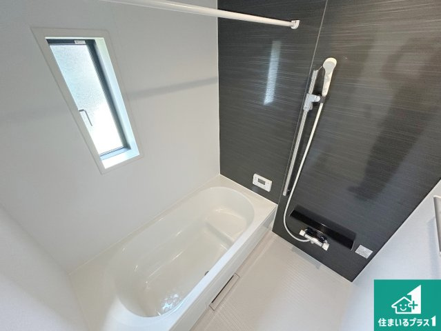 和歌山市井辺　第3期　新築一戸建ての前面道路含む現地写真|周辺は落ち着いた街並みの住宅地！子育てがしやすい住環境です！まだ未完成ですが、現地でしかわからない事もございます。是非一度ご覧ください。