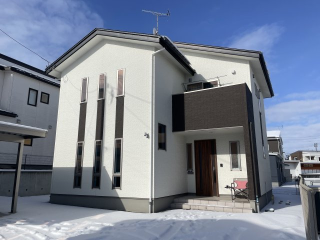 八戸市西白山台4丁目の外観