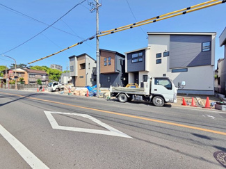 【前面道路含む現地写真】