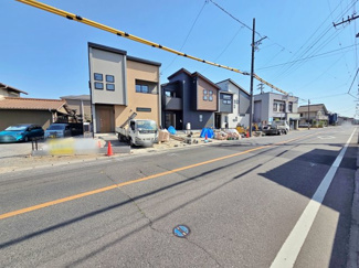 【前面道路含む現地写真】