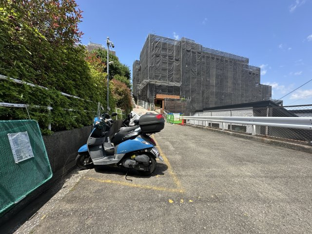 ハイマート横浜のその他|バイク置き場もあり、バイクを使われる方にとっては嬉しい設備です。