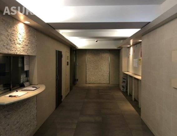 ハイマート横浜のロビー|高台に位置するので横浜ランドマークなどの風景を見下ろせますよ。