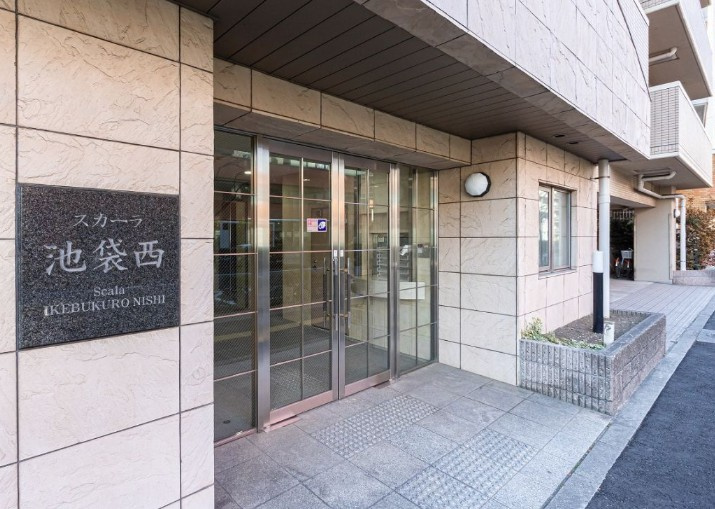 スカーラ池袋西のエントランス|「大山」駅徒歩１０分！平成１１年築の新耐震基準マンション、スカーラ池袋西は即日現地案内可能となっておりますので、お気軽にお問い合わせください！