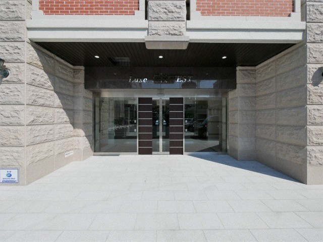 大阪市浪速区久保吉１丁目の賃貸マンションのエントランス